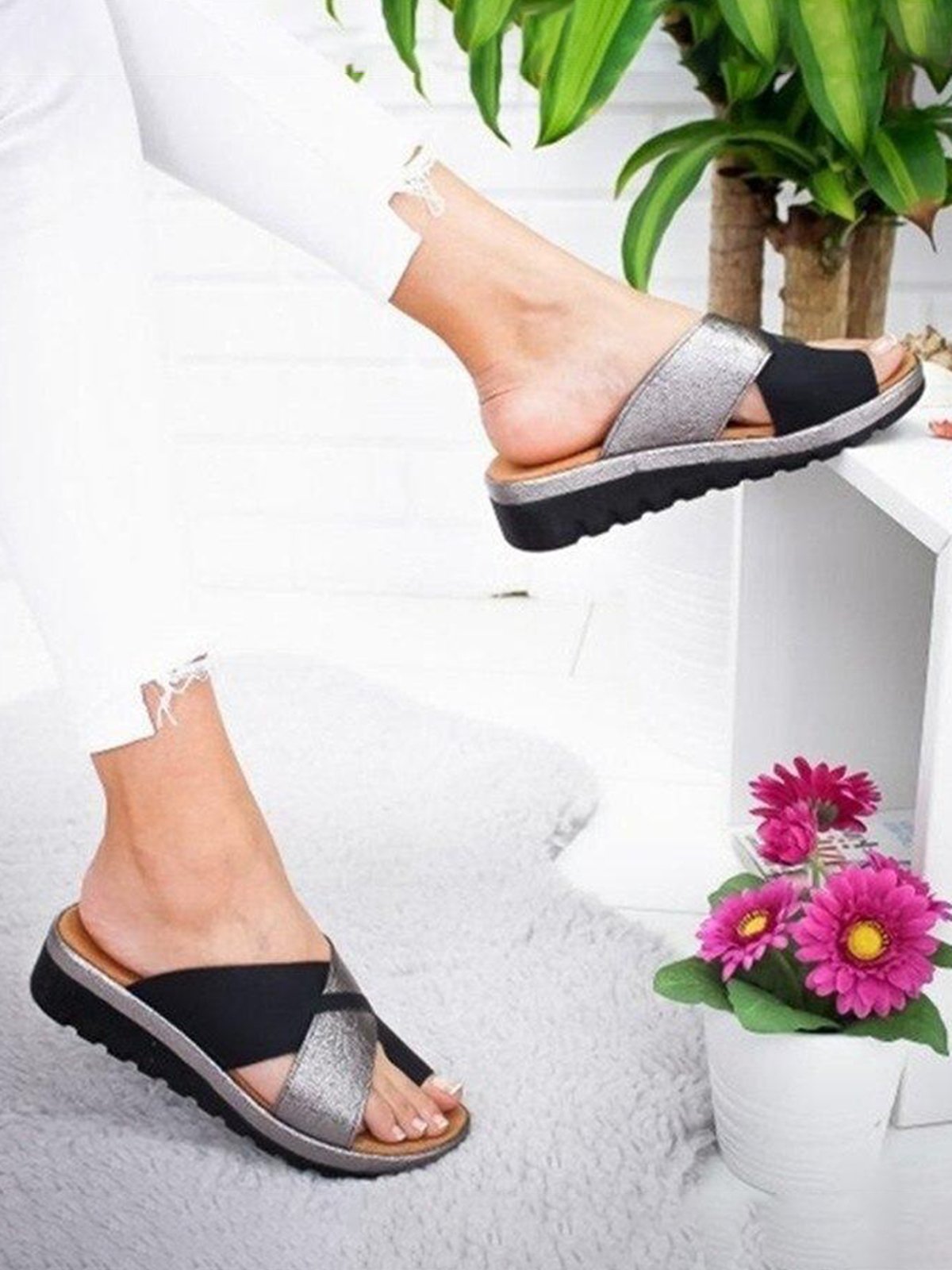 Contrasto Incrociato Cinghia laccio Slip on Cuneo diapositive