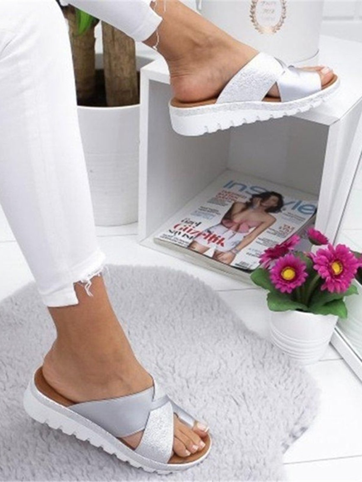 Contrasto Incrociato Cinghia laccio Slip on Cuneo diapositive